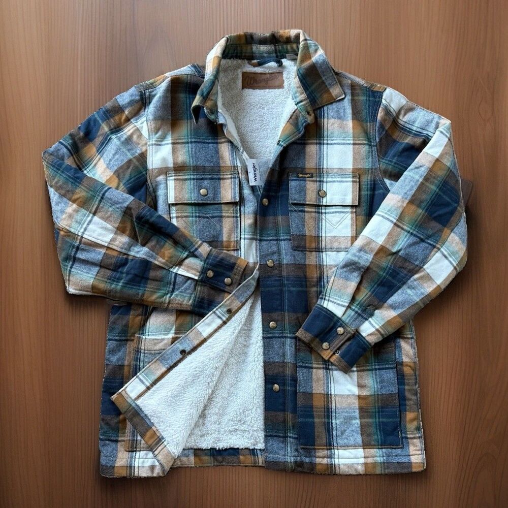 🔥NWT Wrangler Sherpa Flannel Lined Shirt Jacket Size L Plaid Pockets Shacket